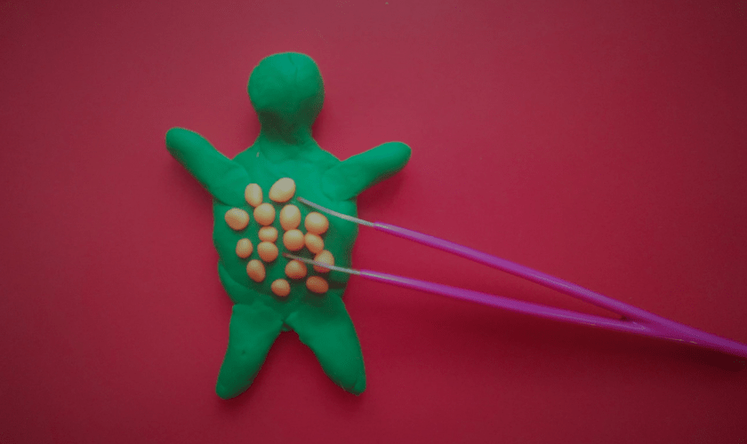 Feinmotorik trainieren mit Knetmasse